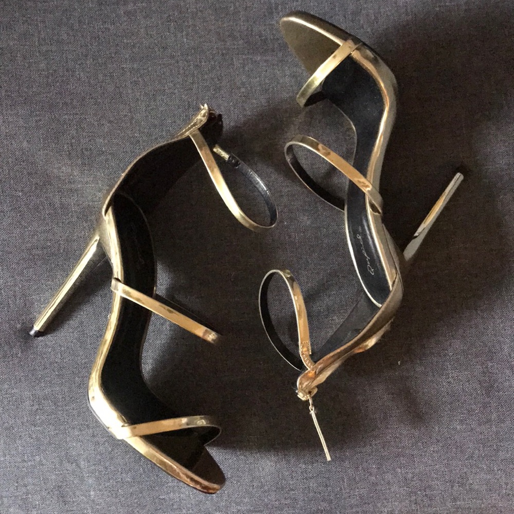 Heels - Picture 3 of 3